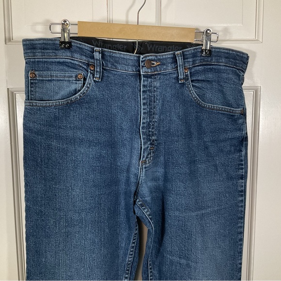Wrangler Men’s Denim Distressed Straight Leg Jeans. Size 34/32 - Picture 4 of 7